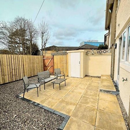 Quirky, Family Home In Glasgow Cardonald Exterior foto