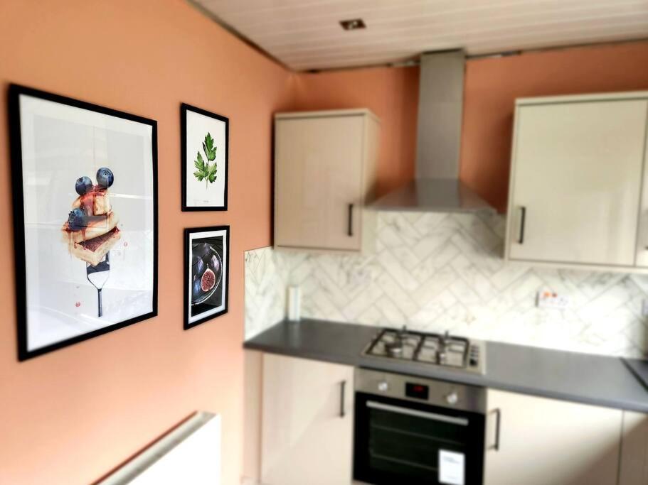 Quirky, Family Home In Glasgow Cardonald Exterior foto