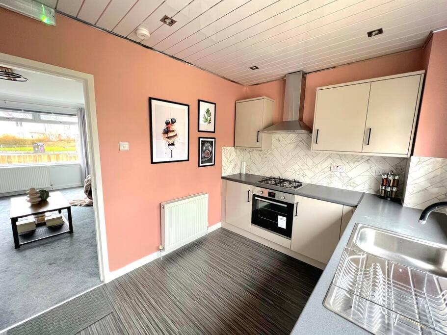 Quirky, Family Home In Glasgow Cardonald Exterior foto